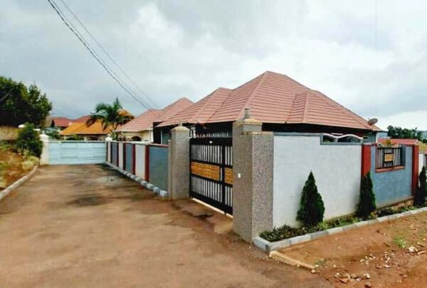 House for sale - Image 4
